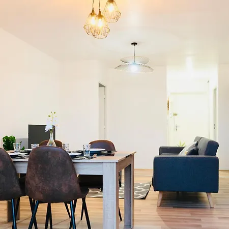 Bella Luna II: Elegant City Center Apartment with Free Parking Troyes Exterior photo
