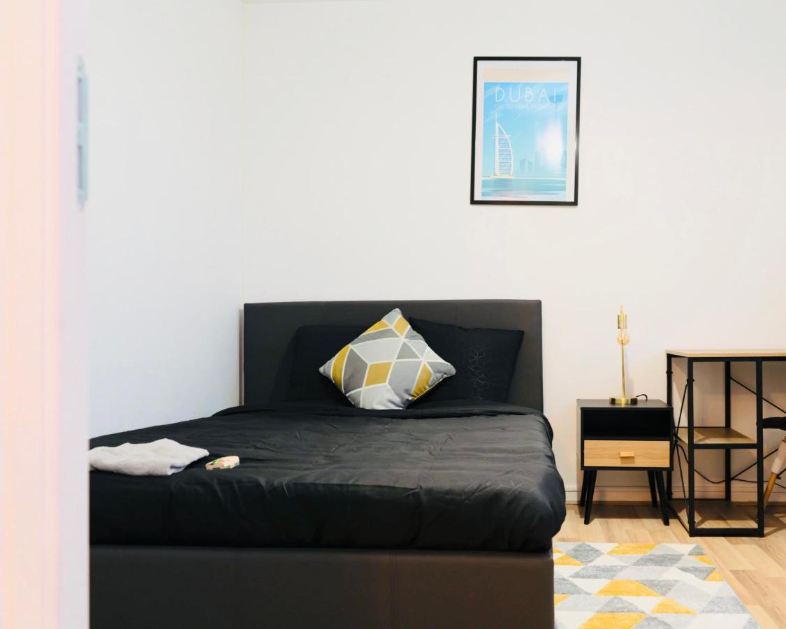 Bella Luna Ii: Elegant Center With Free Parking Troyes